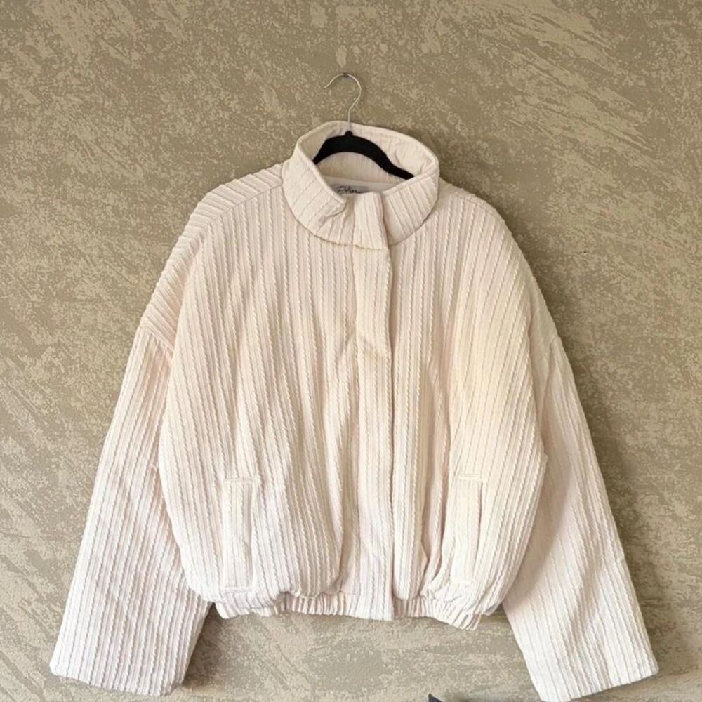 Cream cable knit puffer jacket, size XL Polagram